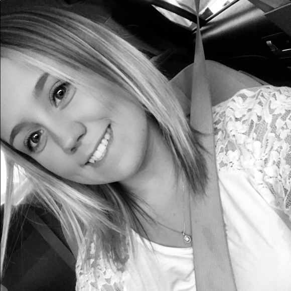 Meet your Posher, Elizabeth - Picture 1 of 1